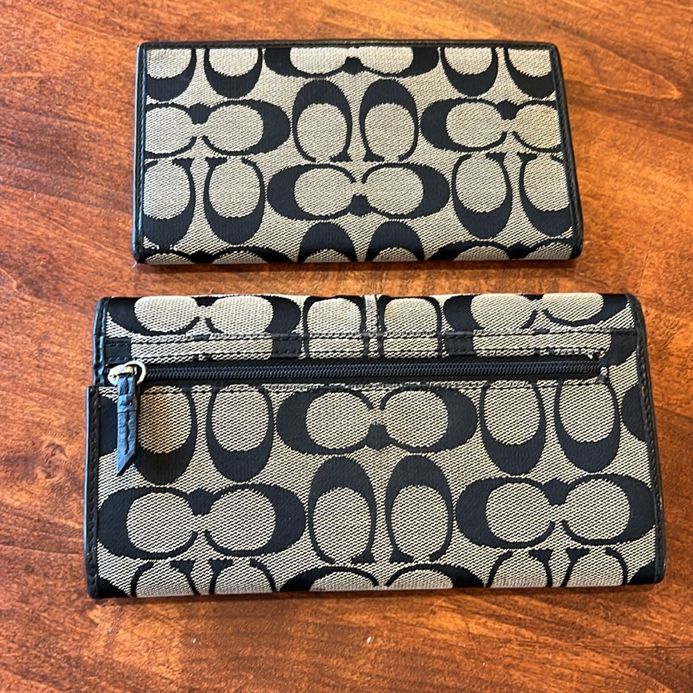 Coach, wallet, and checkbook. - Picture 3 of 5